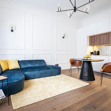 Sky Way Apartment Будапеща Екстериор снимка