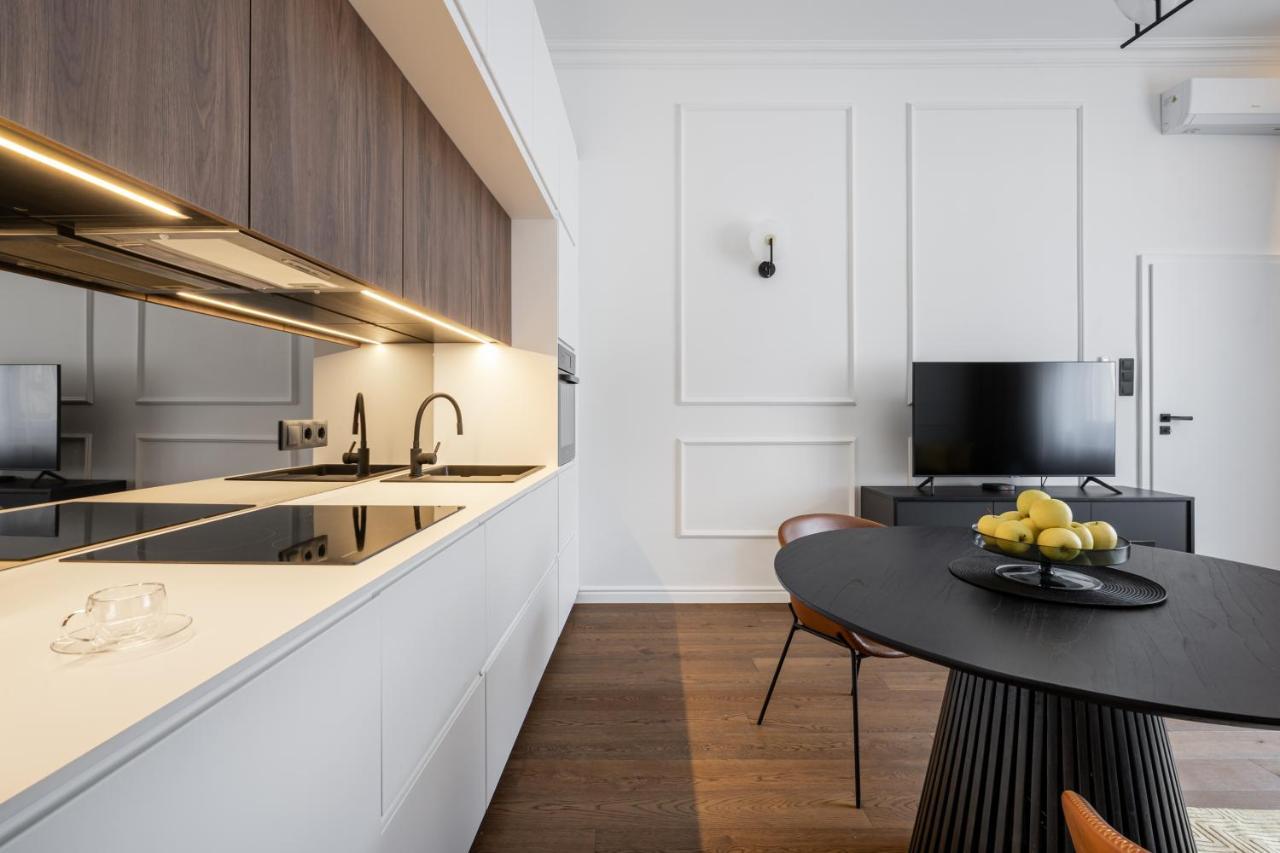 Sky Way Apartment Будапеща Екстериор снимка