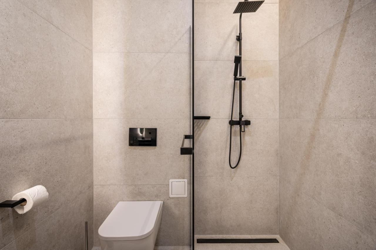 Sky Way Apartment Будапеща Екстериор снимка