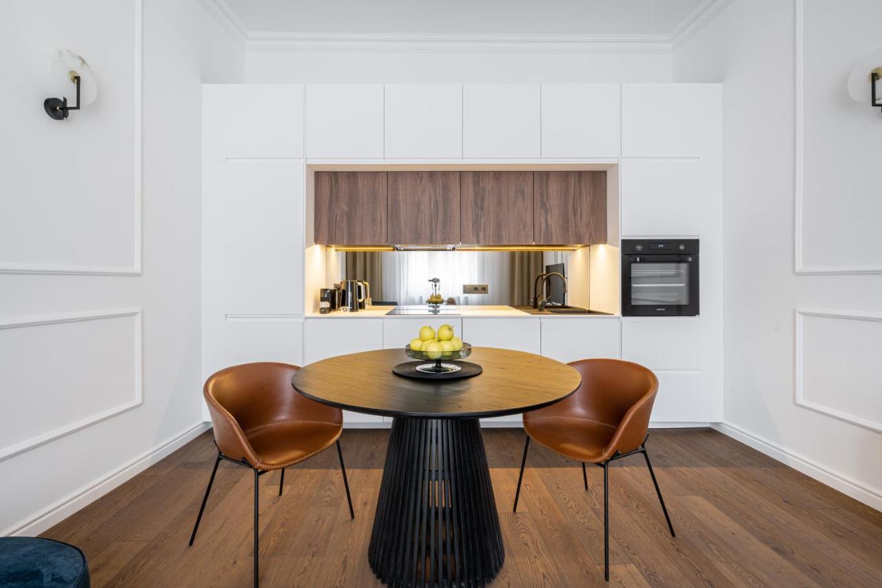 Sky Way Apartment Будапеща Екстериор снимка