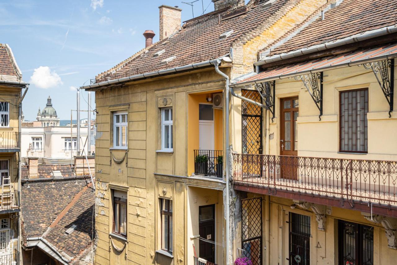 Sky Way Apartment Будапеща Екстериор снимка
